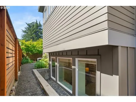 626 NE Going Street Portland OR 97211