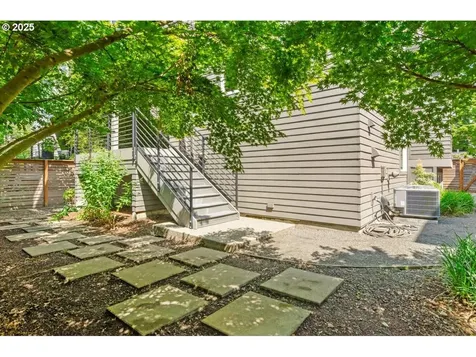 626 NE Going Street Portland OR 97211