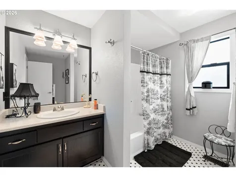 15702 NE Summerplace Drive Portland OR 97230