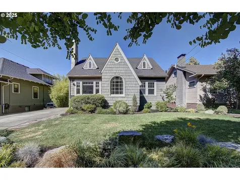 2427 NE 10th Avenue Portland OR 97212
