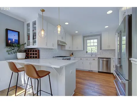 2427 NE 10th Avenue Portland OR 97212