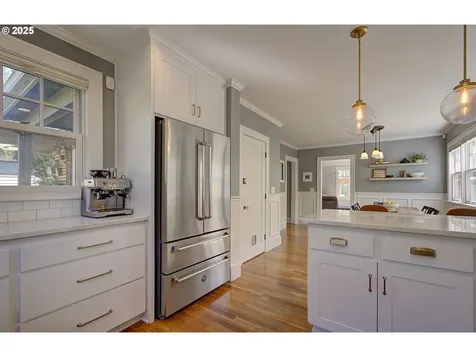 2427 NE 10th Avenue Portland OR 97212