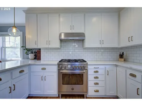 2427 NE 10th Avenue Portland OR 97212