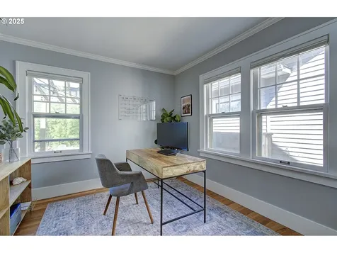 2427 NE 10th Avenue Portland OR 97212