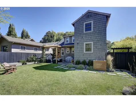 2427 NE 10th Avenue Portland OR 97212