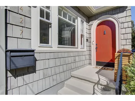 2427 NE 10th Avenue Portland OR 97212