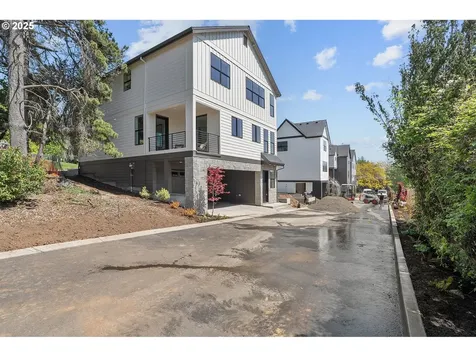 6020 SW 18th Drive Portland OR 97239