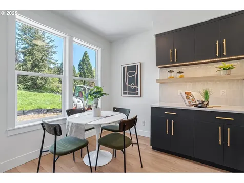 6020 SW 18th Drive Portland OR 97239