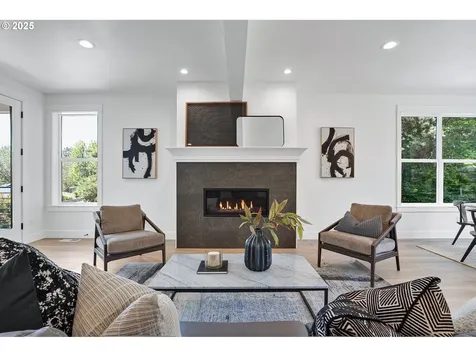 6020 SW 18th Drive Portland OR 97239