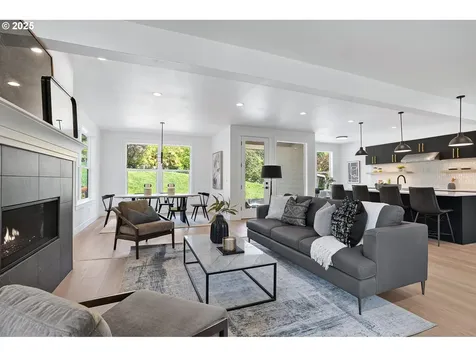 6020 SW 18th Drive Portland OR 97239