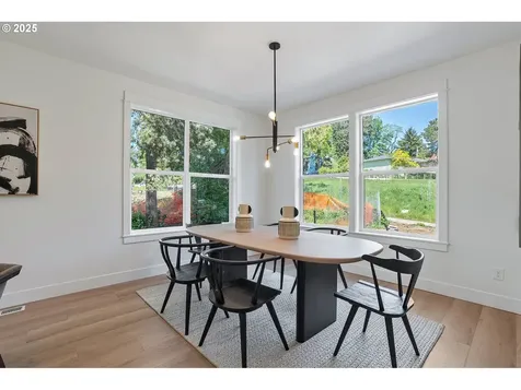 6020 SW 18th Drive Portland OR 97239