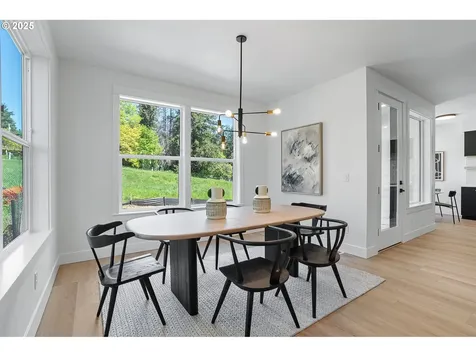 6020 SW 18th Drive Portland OR 97239