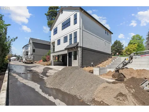 6020 SW 18th Drive Portland OR 97239