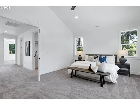 6020 SW 18th Drive Portland OR 97239