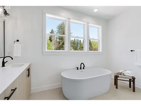6020 SW 18th Drive Portland OR 97239