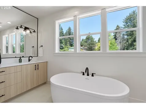 6020 SW 18th Drive Portland OR 97239
