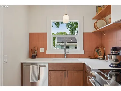 1917 NE Dekum Street Portland OR 97211