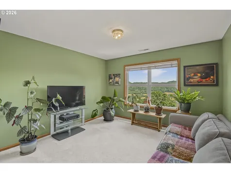 2653 NW High Heaven Road Mcminnville OR 97128