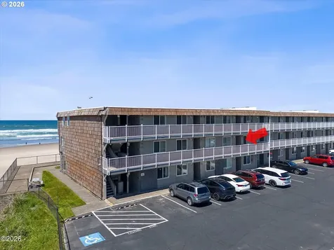 145 NW Inlet Avenue Lincoln City OR 97367