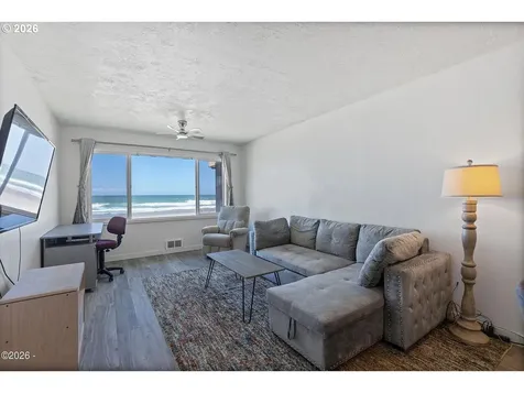 145 NW Inlet Avenue Lincoln City OR 97367