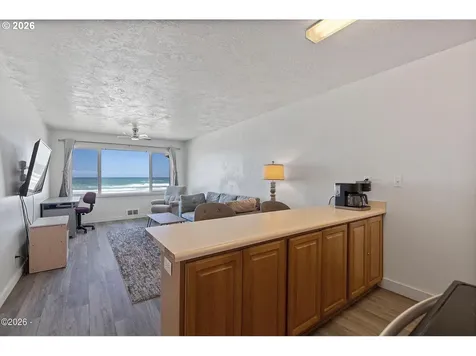 145 NW Inlet Avenue Lincoln City OR 97367