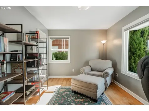 8611 NE Dyer Street Portland OR 97220