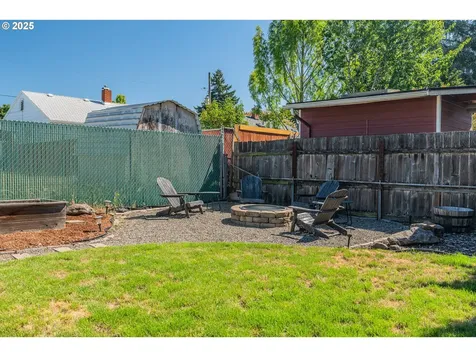8611 NE Dyer Street Portland OR 97220