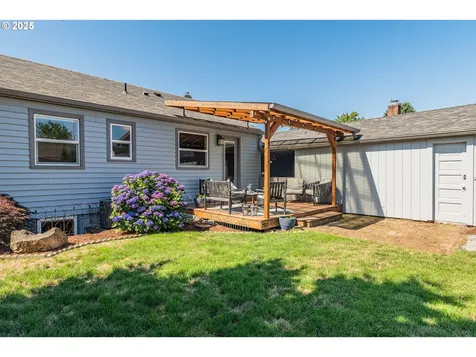 8611 NE Dyer Street Portland OR 97220