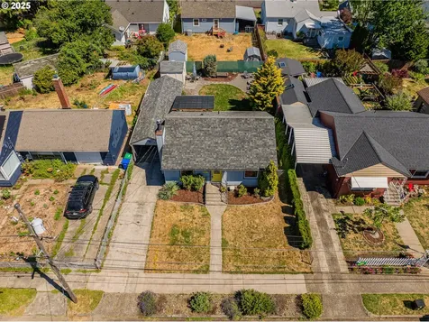8611 NE Dyer Street Portland OR 97220