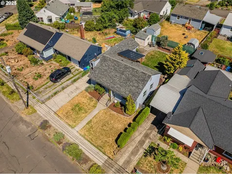 8611 NE Dyer Street Portland OR 97220