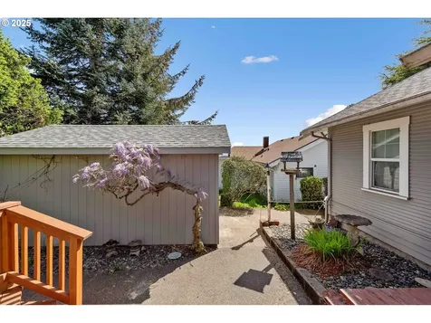 570 Ingersoll Street Coos Bay OR 97420