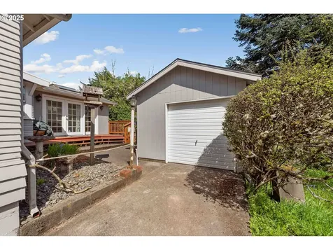 570 Ingersoll Street Coos Bay OR 97420