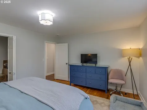 4407 SW Marigold Street Portland OR 97219