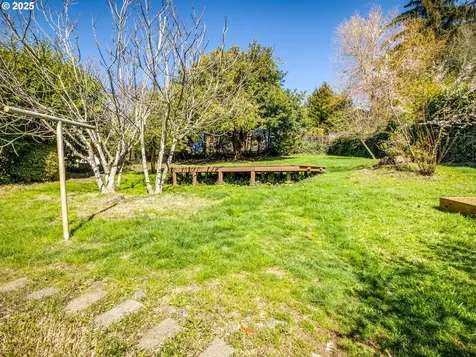 4407 SW Marigold Street Portland OR 97219