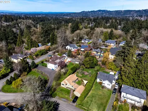 4407 SW Marigold Street Portland OR 97219