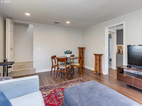 4407 SW Marigold Street Portland OR 97219