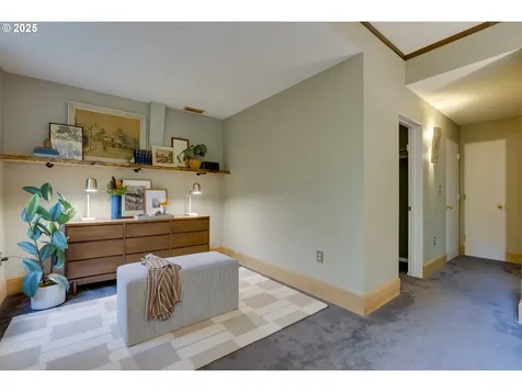 5721 SW Salmon Street Portland OR 97221