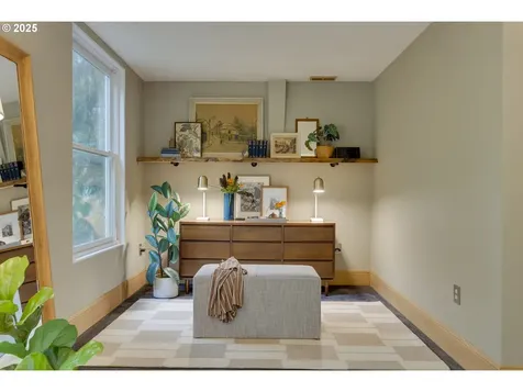 5721 SW Salmon Street Portland OR 97221