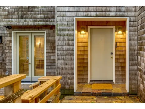 5721 SW Salmon Street Portland OR 97221