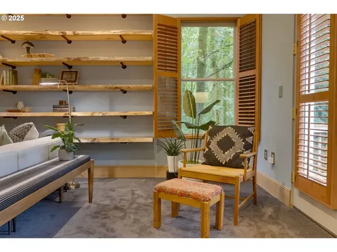 5721 SW Salmon Street Portland OR 97221