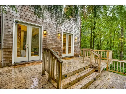 5721 SW Salmon Street Portland OR 97221
