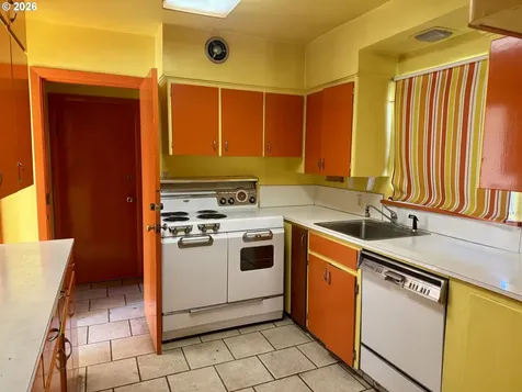 4314 SE Crystal Springs Boulevard SE Portland OR 97206