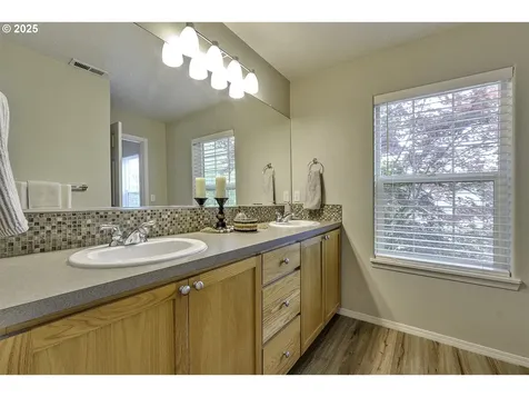 780 NE 64th Place Hillsboro OR 97124