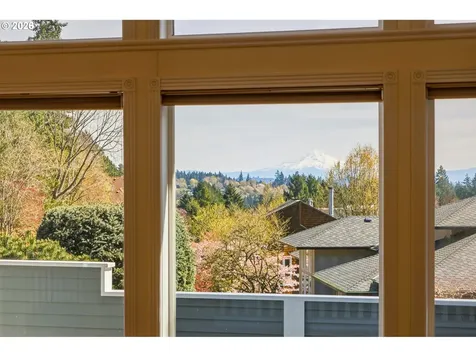 1611 SW Dickinson Lane Portland OR 97219
