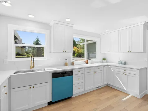 1925 Hillhouse Drive West Linn OR 97068