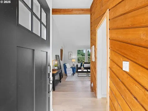 1925 Hillhouse Drive West Linn OR 97068