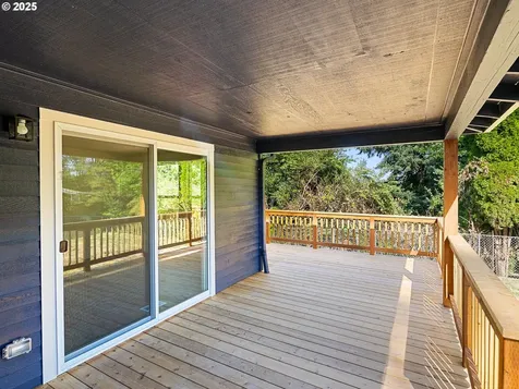 1925 Hillhouse Drive West Linn OR 97068