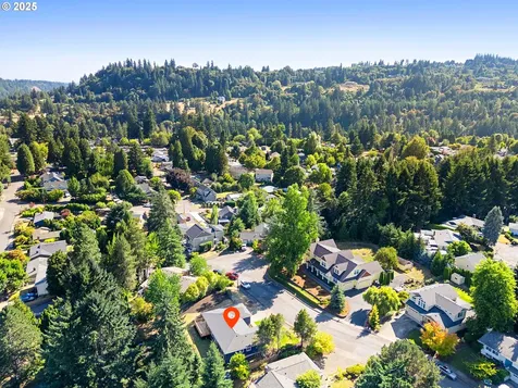 1925 Hillhouse Drive West Linn OR 97068