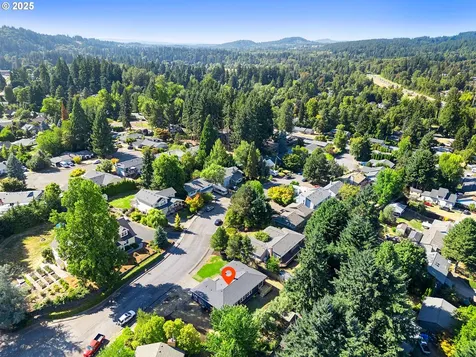 1925 Hillhouse Drive West Linn OR 97068