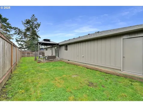 4661 Bluebelle Way Springfield OR 97478